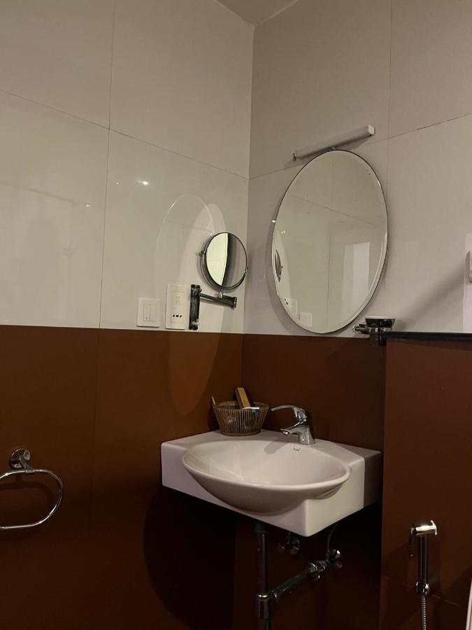 Sea Lagoon Health Resort Kochi Bagian luar foto