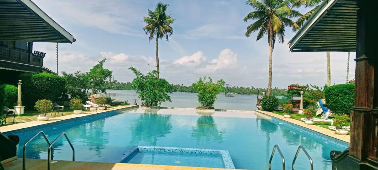 Sea Lagoon Health Resort Kochi Bagian luar foto