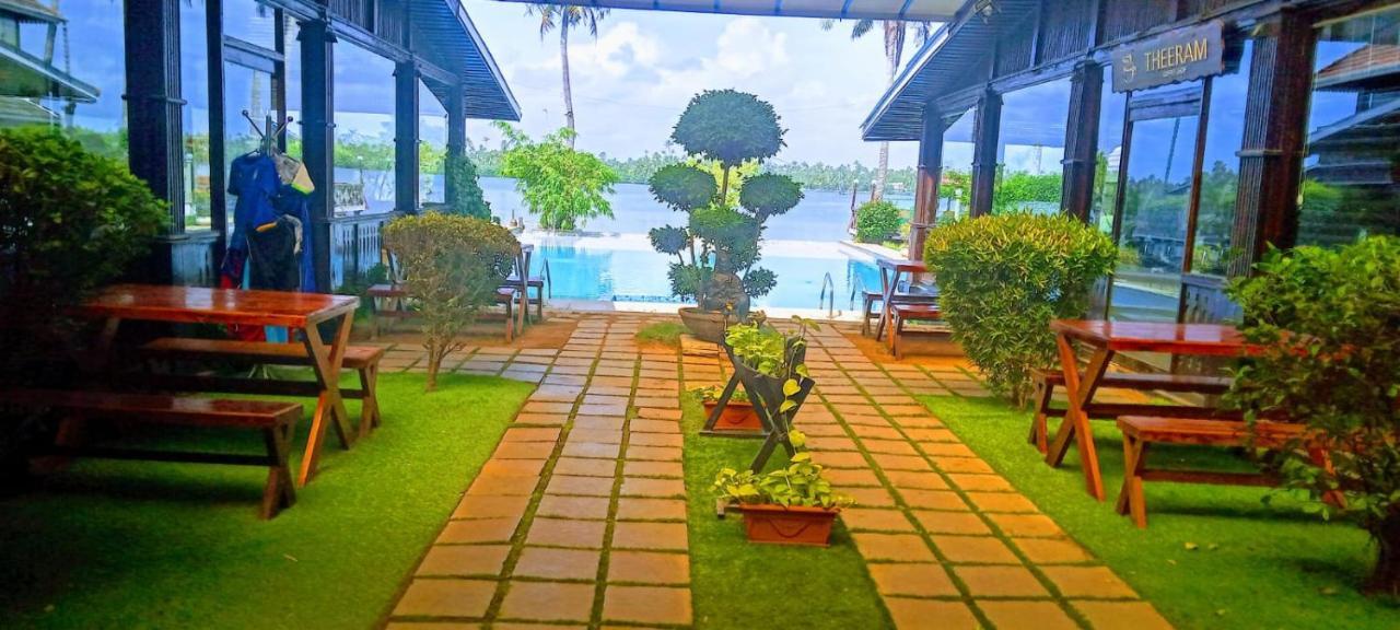 Sea Lagoon Health Resort Kochi Bagian luar foto