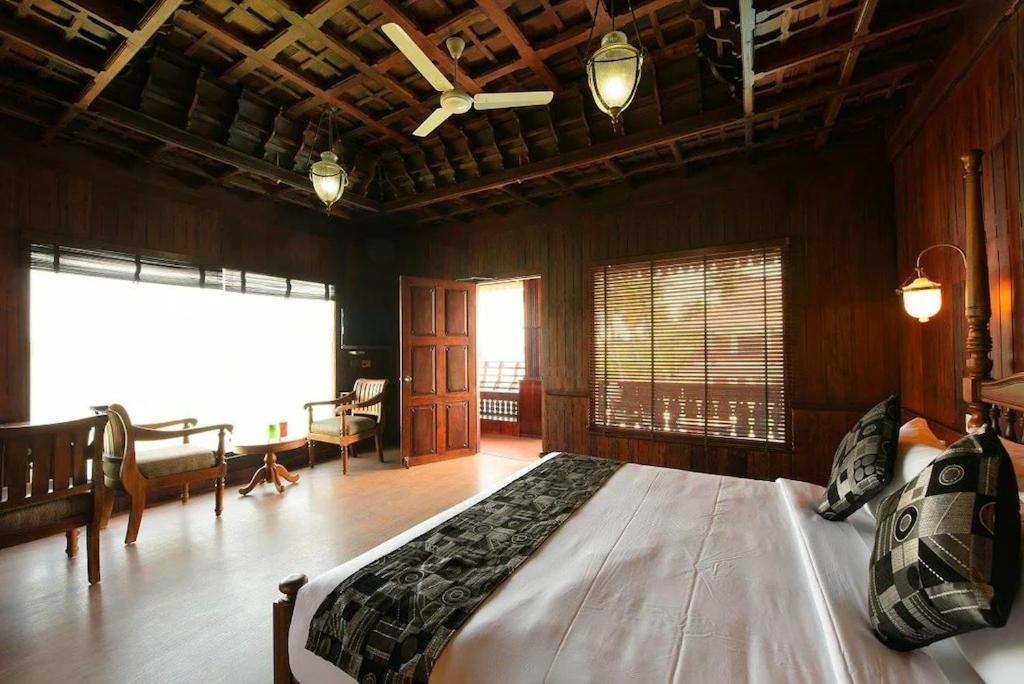 Sea Lagoon Health Resort Kochi Bagian luar foto