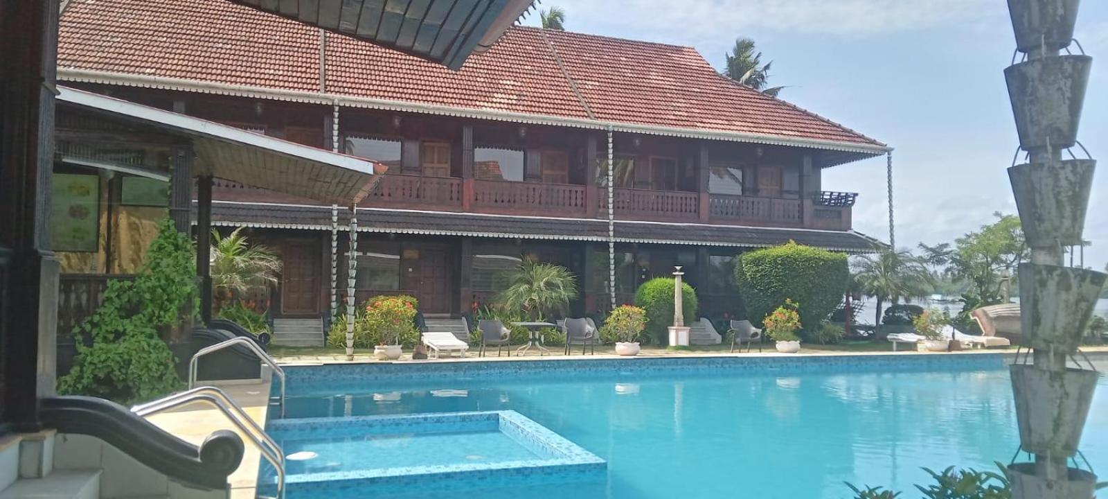 Sea Lagoon Health Resort Kochi Bagian luar foto